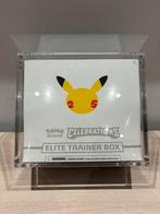 Celebrations Elite Trainer Box 25th anniversay engels, Hobby en Vrije tijd, Verzamelkaartspellen | Pokémon, Ophalen of Verzenden