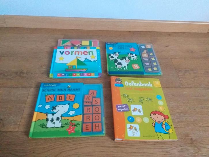Puzzelboekjes met magneten taal en rekenen, als nieuw, Kinderen en Baby's, Speelgoed | Educatief en Creatief, Zo goed als nieuw