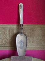 Antieke verguld zilveren taartschep met parelmoeren handvat, Enlèvement ou Envoi, Argent