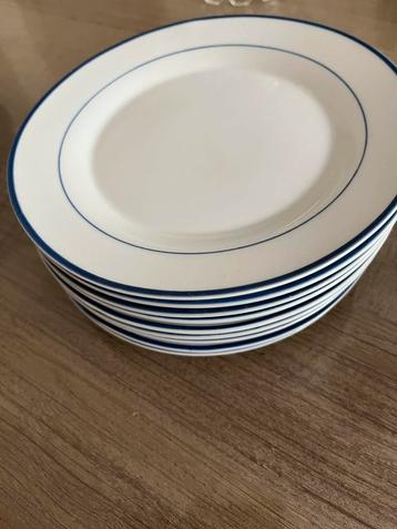9 assiettes à dessert en parfait état l.dele&zn, Enlèvement ou Envoi, Comme neuf, Assiettes(s)