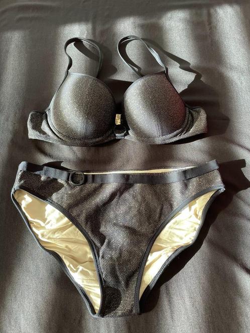 Bikini - Marie Jo - Zwart/Goud - maat 75B/Broekje 38, Kleding | Dames, Badmode en Zwemkleding, Gedragen, Bikini, Zwart, Ophalen