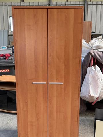 opbergkast met deuren  beschikbaar voor biedingen