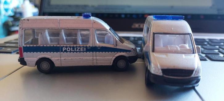 H0LK 0929 MERCEDES-BENZ BESTELBUSJES POLIZEI VLOOT 1:87., Hobby en Vrije tijd, Modelauto's | 1:87, Gebruikt, Auto, SIKU, Verzenden