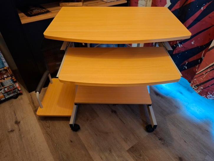 Meuble ordinateur sur roulettes, Maison & Meubles, Armoires | Meubles ordinateur, Enlèvement