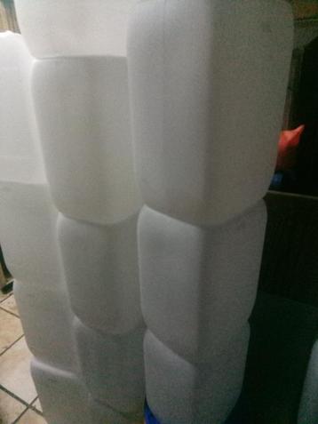 bidons / jerrycan 20 liter : per stuk of in lot.  beschikbaar voor biedingen