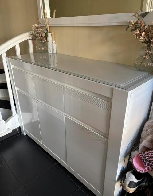 Moderne witte kast als nieuw!, Huis en Inrichting, Kasten | Dressoirs, Zo goed als nieuw, Ophalen