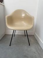 Herman miller for vitra Eames fiberglass armchair, Ophalen, Zo goed als nieuw