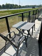 Terras tafel + 2 stoelen, Tuin en Terras, Ophalen, Zo goed als nieuw, Kunststof