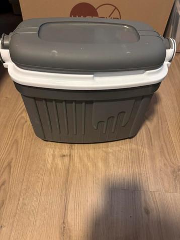 Mini frigo box beschikbaar voor biedingen