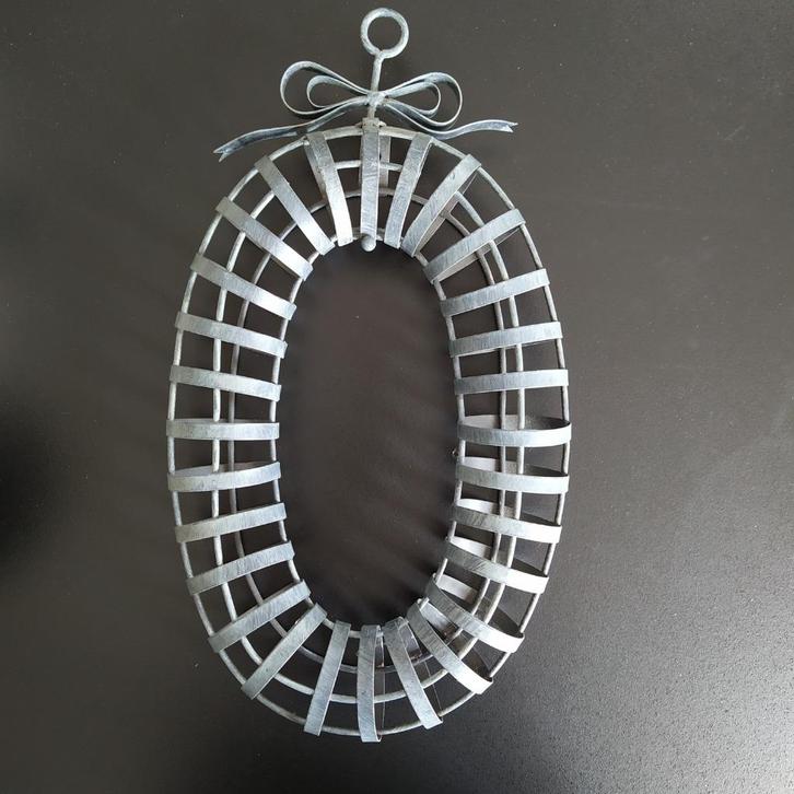 metalen decoratieframe / bloemstukframe, Tuin en Terras, Tuinwanddecoratie, Zo goed als nieuw, Ophalen