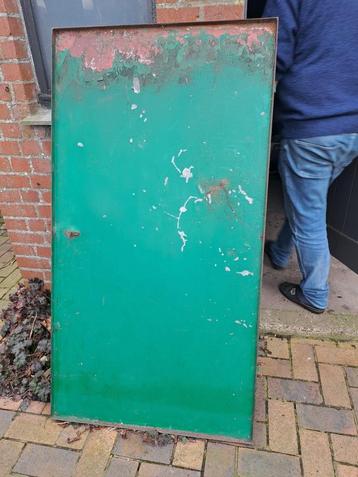 Retro metalen tuinpoortje beschikbaar voor biedingen