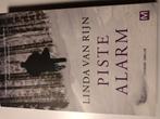 Linda van Rijn - Piste alarm, Boeken, Ophalen of Verzenden, Zo goed als nieuw, Linda van Rijn