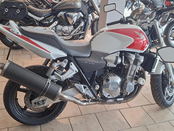 Honda CB 1300 05/2004  57.653 km Garantie 1 an, Motoren, Motoren | Honda, Particulier, Naked bike, meer dan 35 kW, 4 cilinders