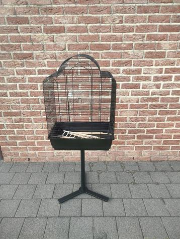 Vogelkooi beschikbaar voor biedingen