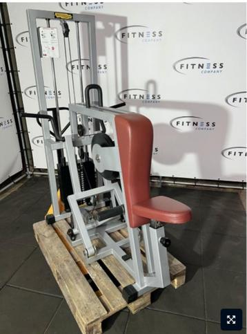 Technogym Isotonic Vertical Row beschikbaar voor biedingen