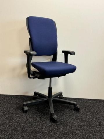 Ergonomische bureaustoel Ahrend Model 230 beschikbaar voor biedingen