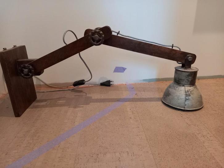Wandverlichting, Industrieel-hout, Huis en Inrichting, Lampen | Wandlampen, Zo goed als nieuw, Hout, Metaal, Ophalen of Verzenden