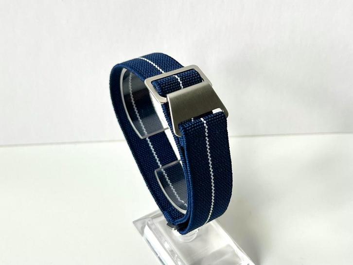 Elastische NATO Horlogeband 20mm Blauw/ Wit NIEUW, Handtassen en Accessoires, Horloges | Heren, Nieuw, Ophalen of Verzenden