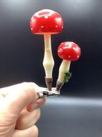 Oude kerstbal - paddenstoelen, Dieren en Toebehoren, Kattenspeelgoed, Ophalen of Verzenden, Zo goed als nieuw