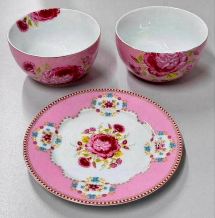 Pip Studio Pink "Ribbon Rose" 2 kom 2 schaal + schotel bord, Huis en Inrichting, Keuken | Servies, Nieuw, Kom(men), Ophalen of Verzenden