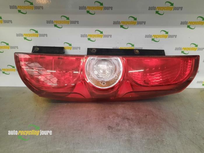 Feu arrière droit d'un Fiat Doblo, Autos : Pièces & Accessoires, Éclairage, Fiat, Utilisé, 3 mois de garantie