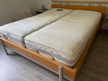 Bed met Swissflex, Comme neuf, Enlèvement, Sommier, 200 cm