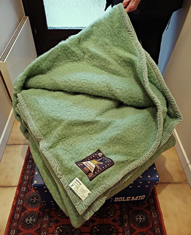 Deken Sole Mio zuiver scheerwol 220/240 cm garantiebewijs, Huis en Inrichting, Slaapkamer | Beddengoed, Zo goed als nieuw, Ophalen