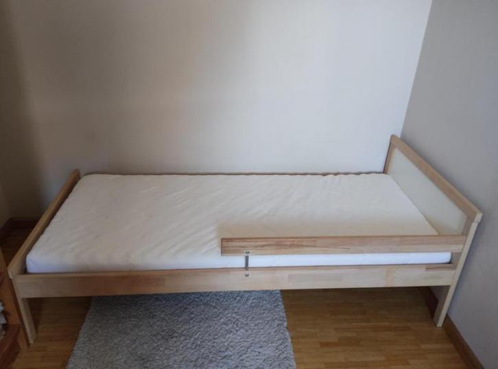 BED SNIGLAR 70x160 + UNDERLIG-matras + lakens, Huis en Inrichting, Slaapkamer | Bedden, Zo goed als nieuw, Eenpersoons, 70 cm of minder