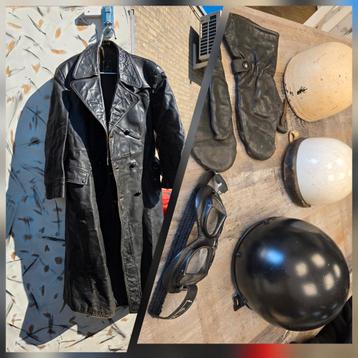 Antieke lederen jas, bril, handschoenen en 3 potjes