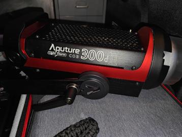 Aputure Light Storm LS C300D II + Barndoors, Enlèvement, Comme neuf, Lampe ou Kit de flash