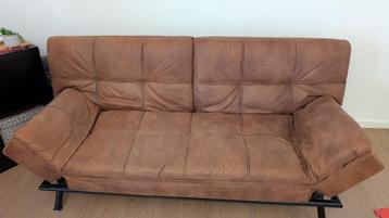 Sleeper couch beschikbaar voor biedingen