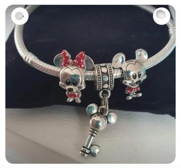 Bracelet Pandora chateau Disney + charmes Mickey