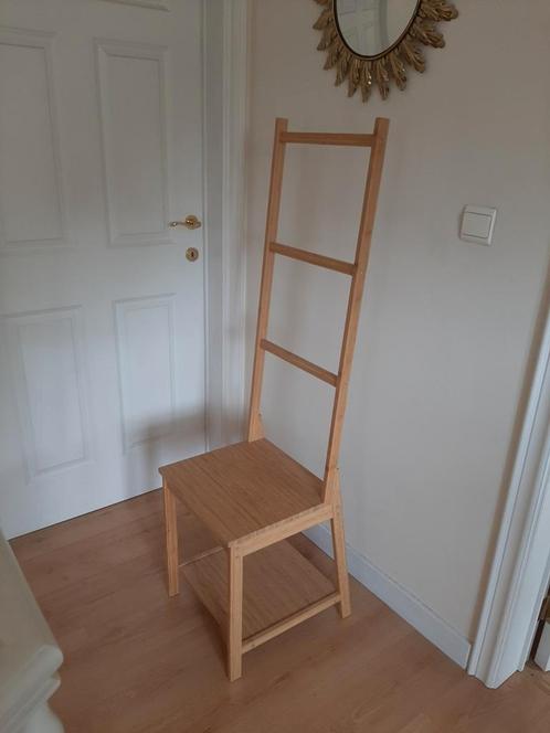 Kledingstoel/ badkamerstoel, Huis en Inrichting, Badkamer | Badkamermeubels, Zo goed als nieuw, Ophalen