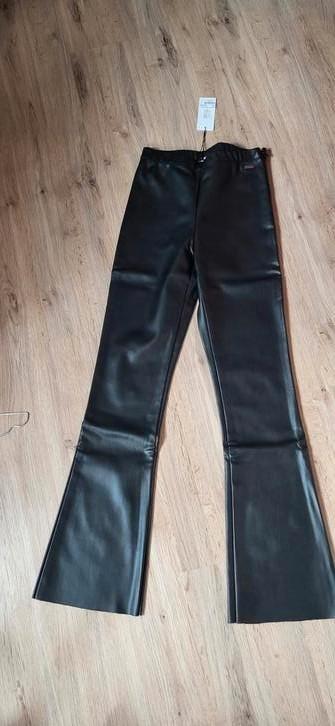 Faux lederen broekje XS beschikbaar voor biedingen