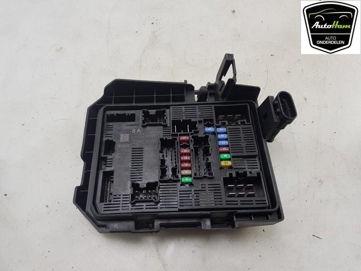 ZEKERINGKAST Dacia Sandero III (01-2019/-) (|284B64435R|), Auto-onderdelen, Elektronica en Kabels, Dacia, Gebruikt