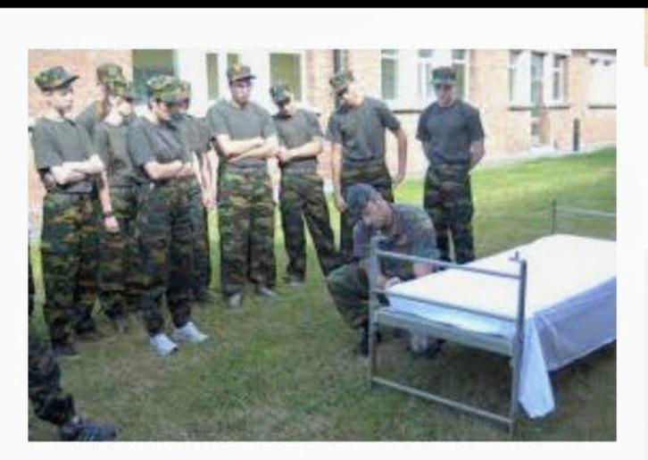 Vintage Legerbedden/ stapelbed, Huis en Inrichting, Slaapkamer | Bedden, Gebruikt, Eenpersoons, 70 cm of minder, 190 cm of minder