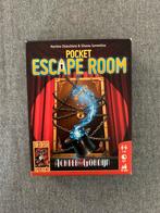 Pocket escape room achter het gordijn 999 games, Hobby en Vrije tijd, Gezelschapsspellen | Kaartspellen, 999 Games, Ophalen of Verzenden
