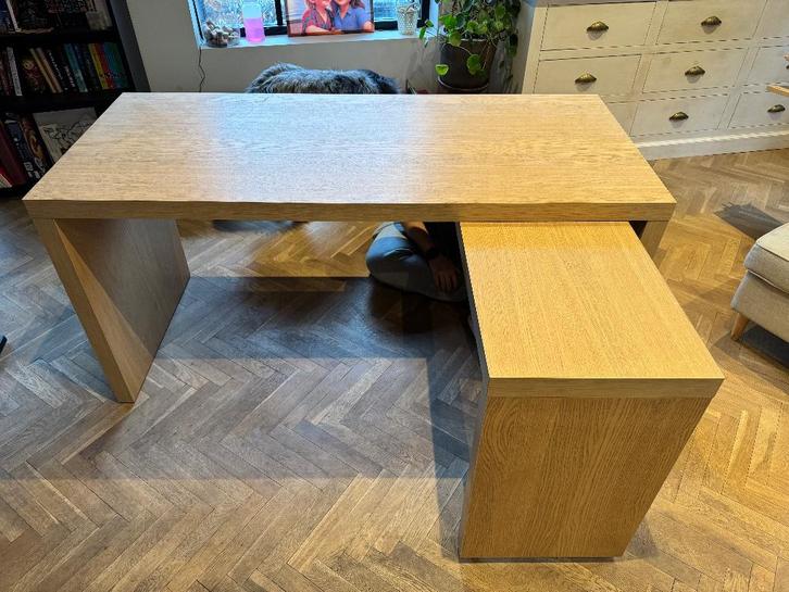 Bureau MALM eikenkleur, Huis en Inrichting, Bureaus, Zo goed als nieuw, Bureau, Ophalen