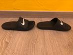Zwarte slippers Nike maat 31-32, Comme neuf, Enlèvement ou Envoi, Nike