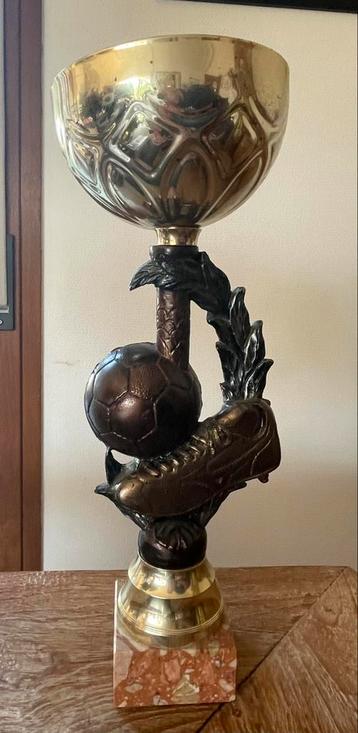 Coupe football beker cup beschikbaar voor biedingen