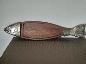 Vintage houten en metalen vis serveer schottel ( plateau)  beschikbaar voor biedingen