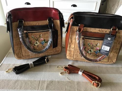 Gloednieuwe hippe hand schoudertassen leather collection, Handtassen en Accessoires, Tassen | Schoudertassen, Ophalen of Verzenden