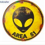 Vintage metalen bord rond Area 51 met Alien hoofd (20cm), Huis en Inrichting, Verzenden, Nieuw
