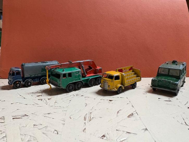 4 Matchbox series made in England by Lesney, Hobby en Vrije tijd, Modelauto's | Overige schalen, Gebruikt, Ophalen of Verzenden