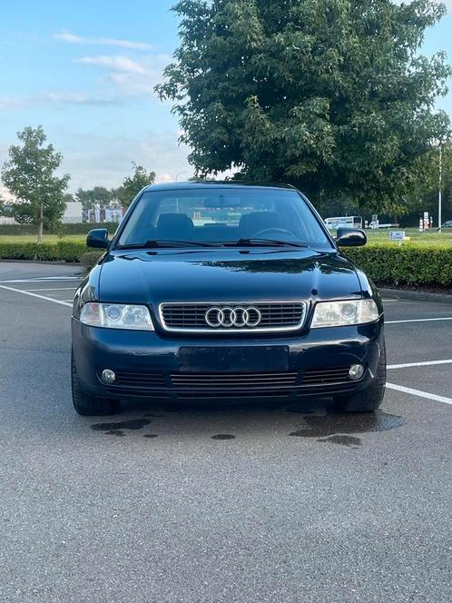 Audi A4 1.8 Essence automatique 99 000 km Homologuée VVK !, Autos, Audi, Particulier, A4, Essence, Euro 4, Hatchback, 5 portes