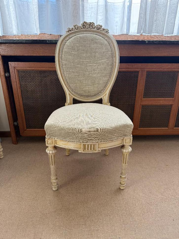 Suite de 2 chaises médaillons Louis XVI, Antiquités & Art, Antiquités | Meubles | Chaises & Canapés, Enlèvement