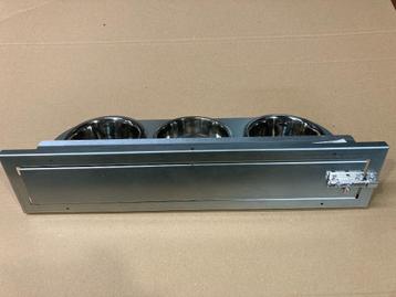 Voederplateau''s in diverse uitvoeringen beschikbaar voor biedingen