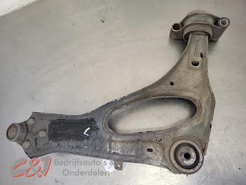 Draagarm links-voor van een Mercedes Vito beschikbaar voor biedingen