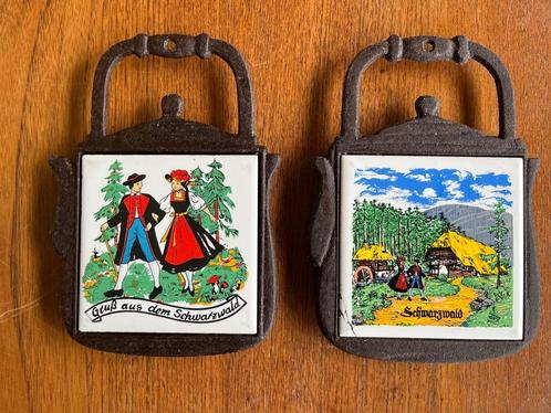 2 Vintage gietijzeren tegelonderzetters, Antiek en Kunst, Curiosa en Brocante, Ophalen of Verzenden