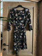 Belle robe de la marque H&M, Taille 38/40 (M), Autres couleurs, Enlèvement ou Envoi, Longueur genou